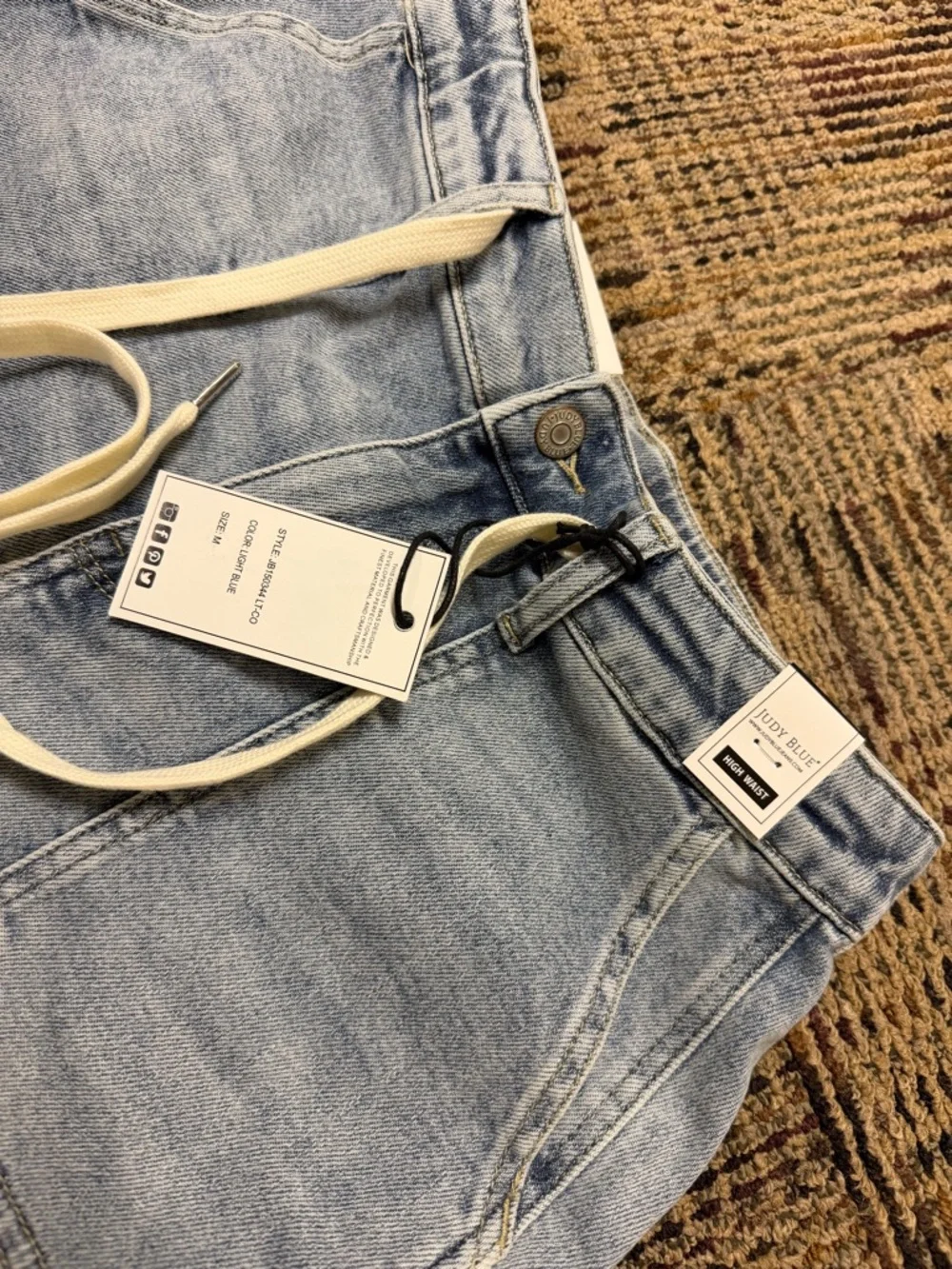 Judy Blue High Waisted Shorts Size M - Picture 4 of 5